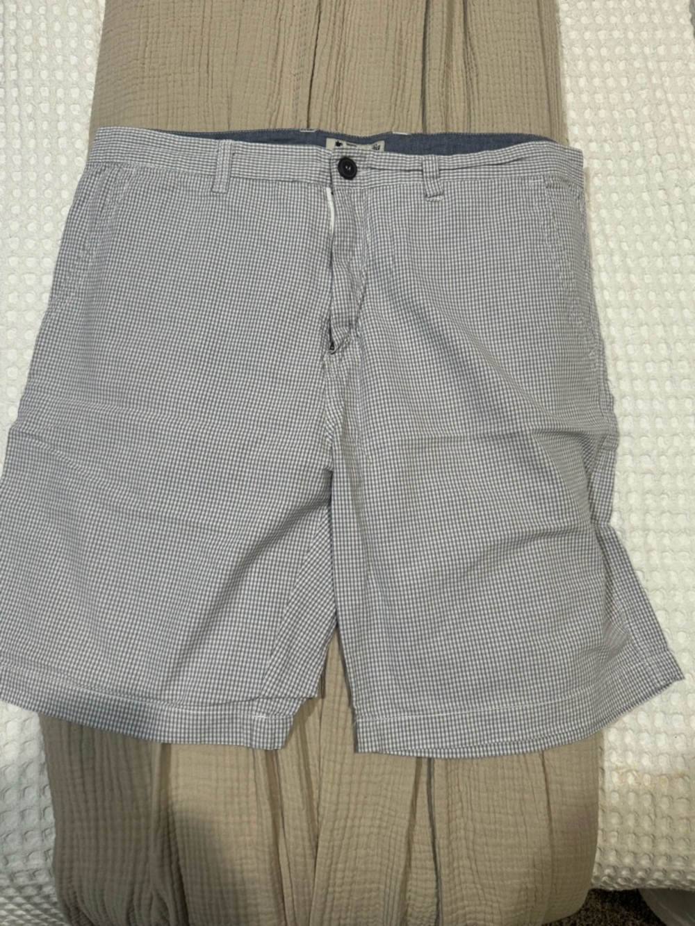 Men's Micro-Check Flat Front Shorts - Light Gray